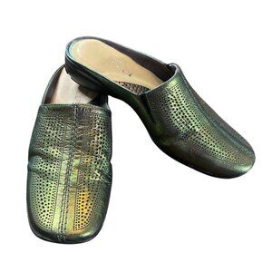 Sesto Meucci Womens Metallic green  Iridescent Perforated Leather Mules Size 4